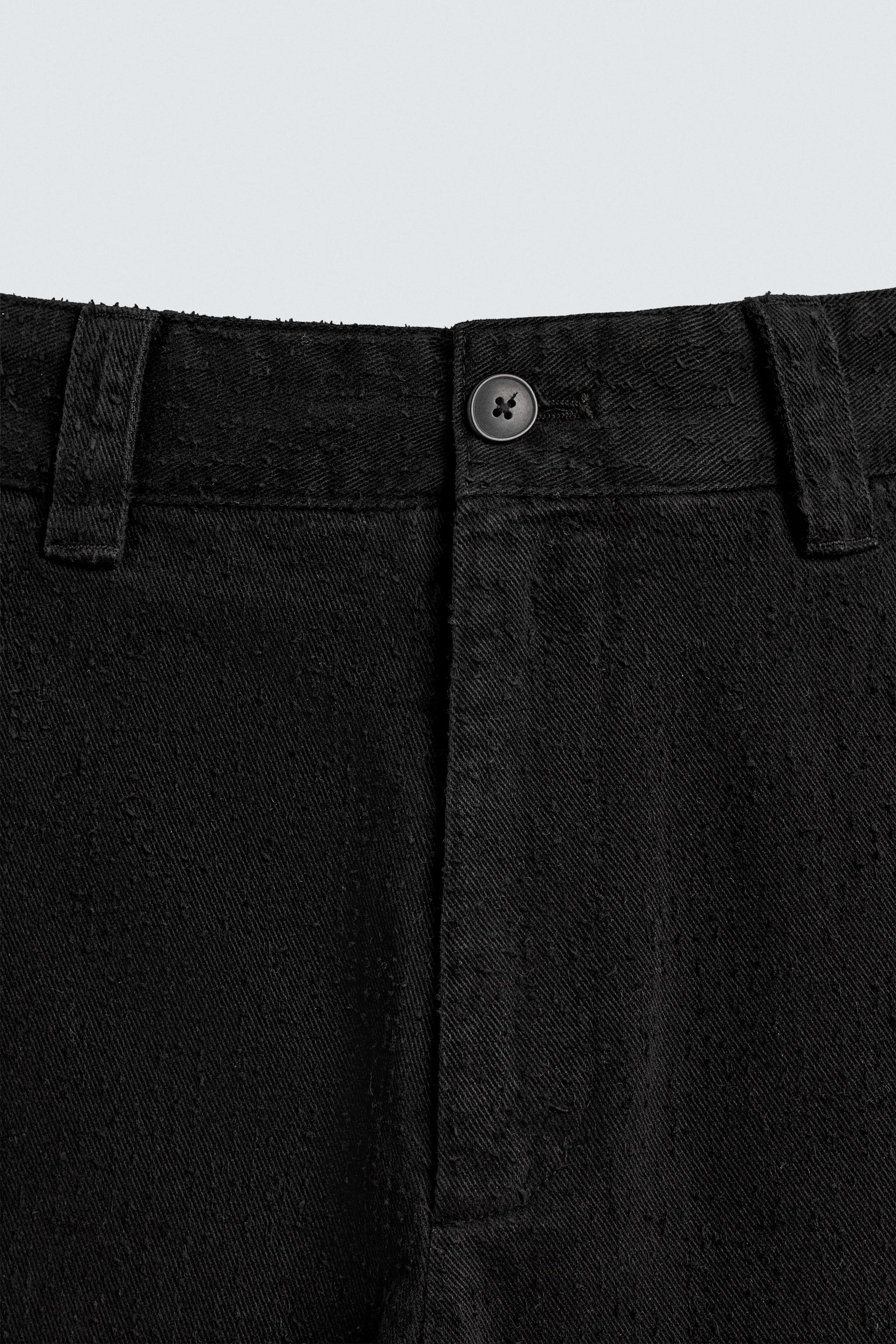 TEXTURED STRAIGHT FIT PANTS